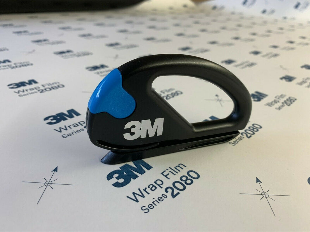 3M Snitty Safety Cutter to cut vinyl wrap, paper. Interchangeable blade